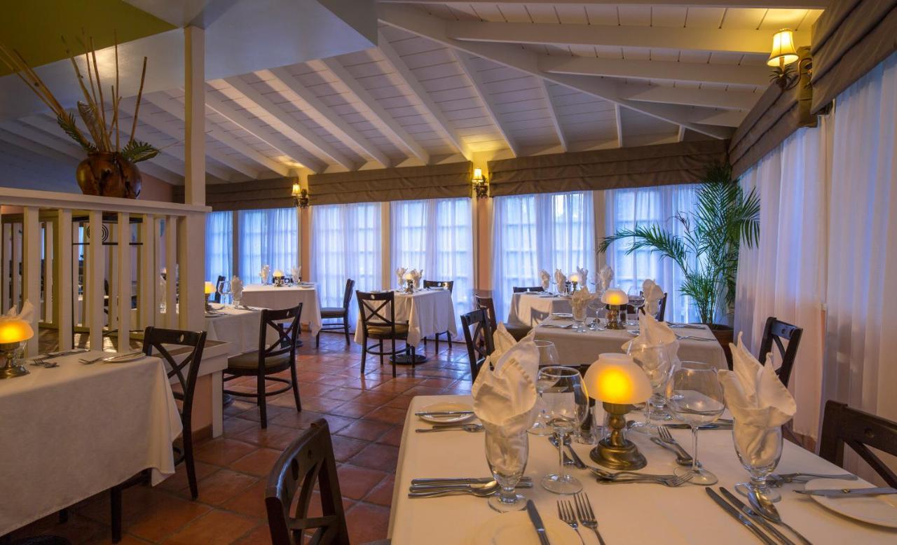 Pineapple Beach Club (Adults Only) Long Bay Luaran gambar